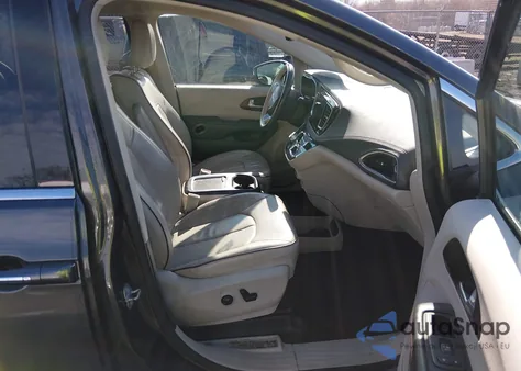 2018 Chrysler Pacifica Limited z USA, uszkodzony, nr VIN 2C4RC1GG3JR100964